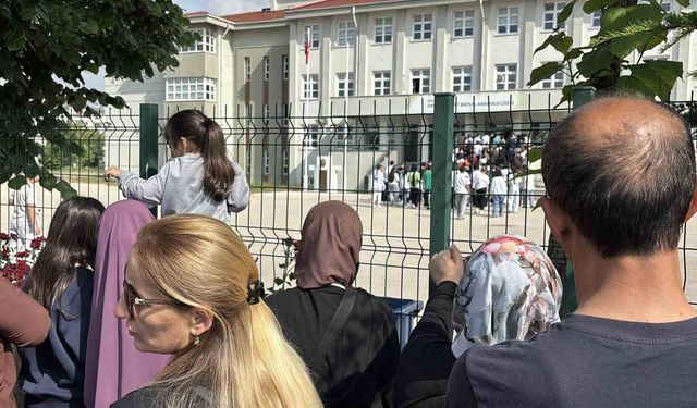 Bolu'da 3 bin 154 öğrenci LGS'de ter döktü
