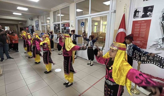Bolu'da 49 bin 169 öğrenci karne sevinci yaşadı