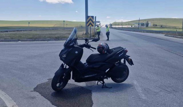 Çorum'da motosiklet ile otomobil çarpıştı: 1 yaralı