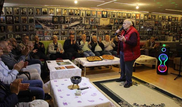 Derneğin duvarlarını kaplayan ilginç koleksiyon!