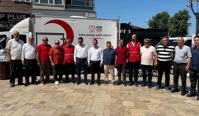 Farkındalık için açık havada kitap okudular