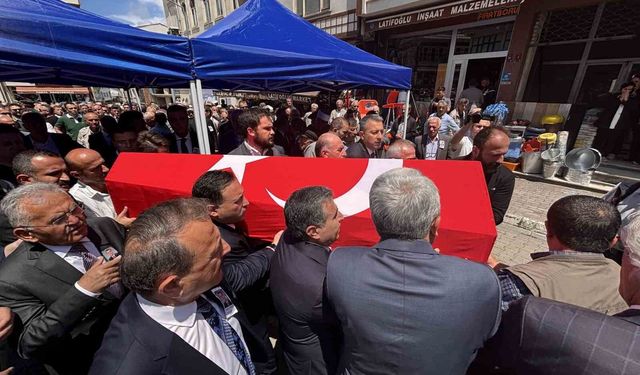 VALİ YARDIMCISI ŞENOL ESMER MEMLEKETİNDE TOPRAĞA VERİLDİ!
