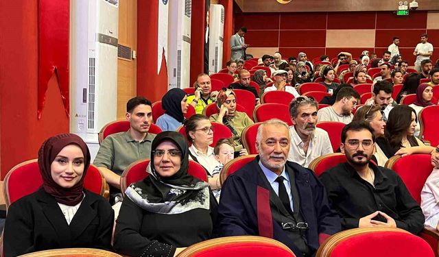 Karabük Üniversitesi'nde örnek başarı hikayesi: Baba ve kızı aynı gün diploma aldı