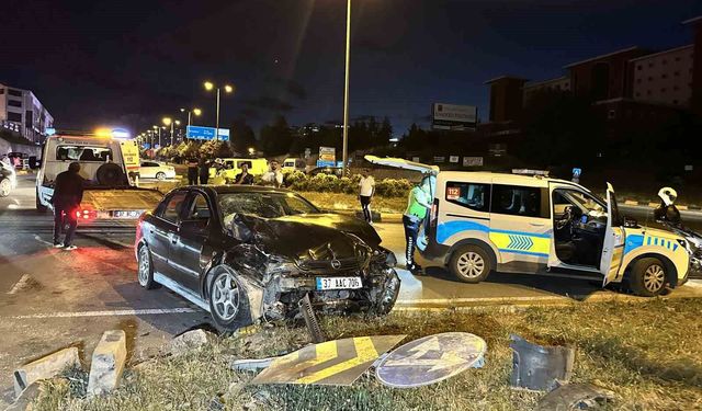 Kastamonu'da iki otomobil çarpıştı: 4 yaralı