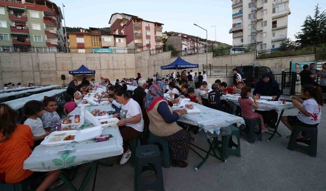 Tokat Belediyesi'nden Muharrem ayına özel iftar sofraları kuruldu