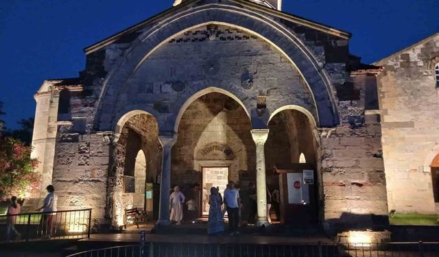AYASOFYA BÜYÜLEYİCİ AURA'SIYLA GÖZ DOLDURUYOR!