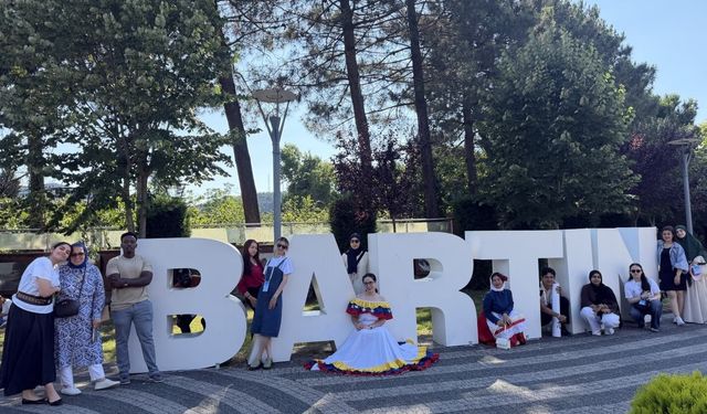 BARÜ'de 11 farklı ülkeden öğrenci 'Türkçe Yaz Okulu'nda bir araya geldi