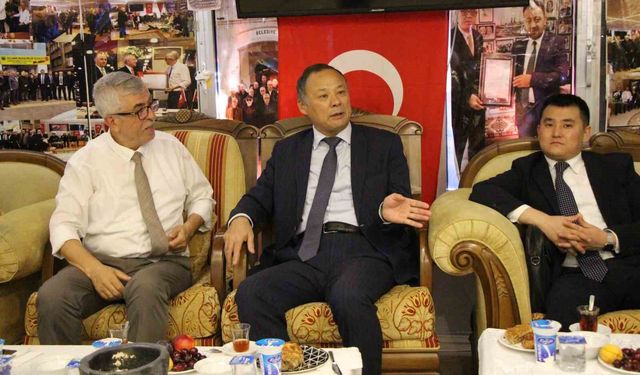 Büyükelçi Kazakbayev: 'Kırgızistan ile Türkiye arasındaki ticaret hacmi hedefi 5 milyar dolar^'