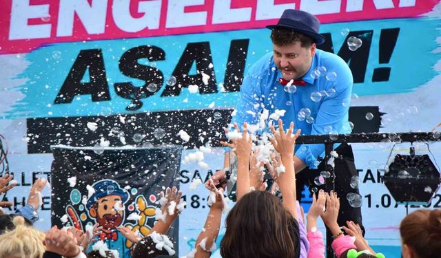 Çorum'da rap konserinde özel bireyler doyasıya eğlendi