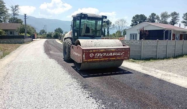 Düzce'de köylerde sathi kaplama çalışmaları tamamlanıyor