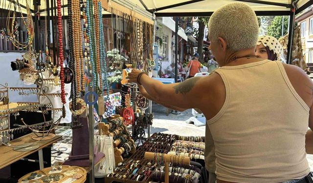 Emekli oldu hobisini dükkana yansıttı