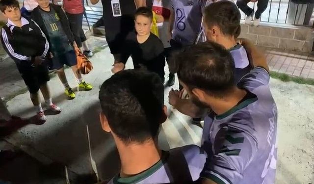 Minik Muhammed'in motivasyon konuşması ağabeylerini gülümsetti