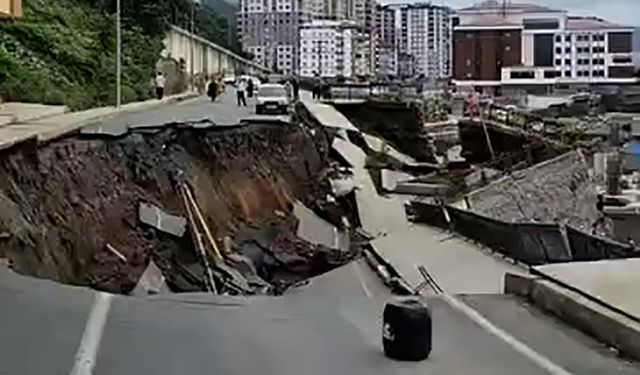 Rize'de yol çöktü, 2 bina tedbir amaçlı tahliye edildi
