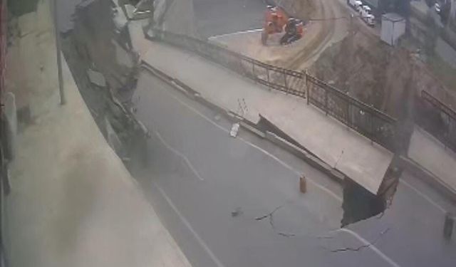 Rize'de yolun çökme anı güvenlik kamerasına yansıdı