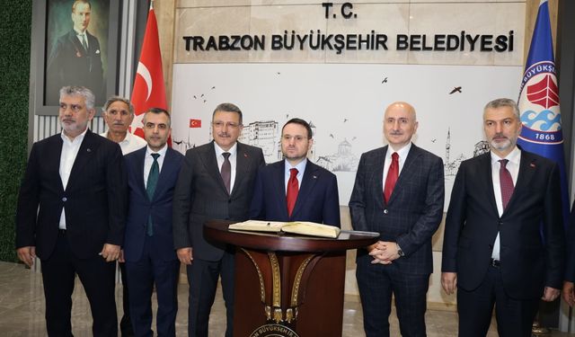 BAKAN GÜRLEK’TEN BAŞKAN GENÇ’E ZİYARET