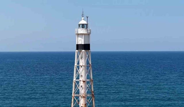 146 yıldır Karadeniz'de denizcilere yol gösteriyor, tarihi kimliğiyle ziyaretçilerin ilgisini çekiyor