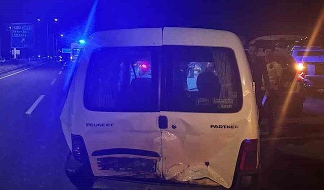 Bolu'da otomobil ile hafif ticari araç çarpıştı: 2 yaralı