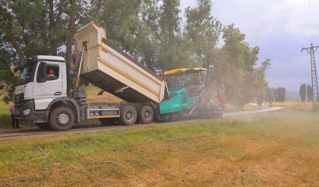 Çımağıl grup yolunda asfalt bakım ve onarım çalışmaları sürüyor