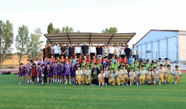 Çorum'da 400 sporcunun katıldığı Hitit Cup'ta şampiyon Samsun ekibi oldu