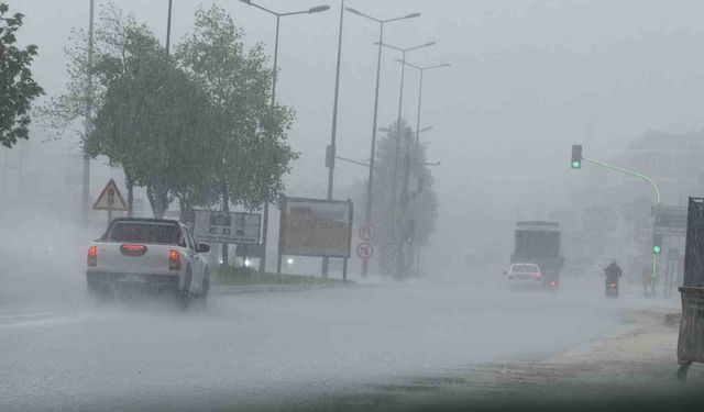 Düzce'de serinleten yağış