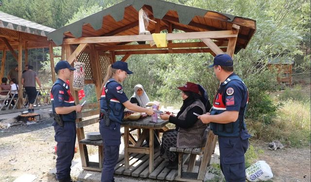 Jandarmadan Yakupabdal Tabiat Parkı'nda orman yangını bilgilendirmesi