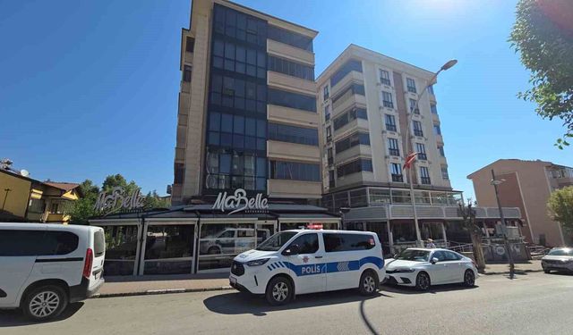 4. kattan düşen genç kız ağır yaralandı!