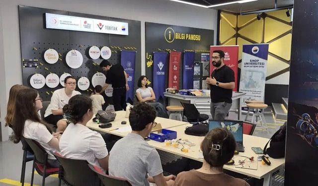 Sinop'ta geleceğin meslekleri liseli öğrencilere anlatıldı