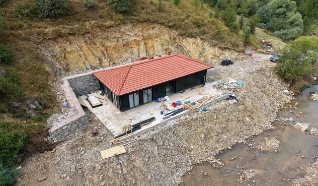 Sırakayalar Şelalesi'nde çevre düzenleme çalışmaları sürüyor