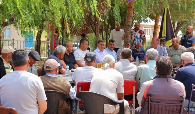 Vali Eldivan Akşar köyünde vatandaşlarla buluştu