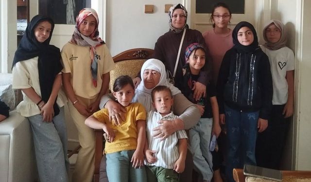 Yaz Kur'an kursu öğrencilerinden yaşlılara ziyaret