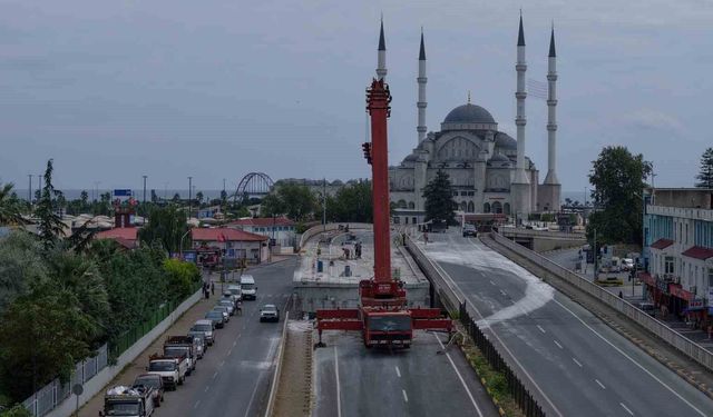 Yıkımı süren Reşadiye Viyadüğü'nde ilk beton blok sökülerek alındı