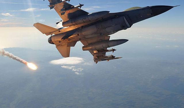 NATO SAVAŞ UÇAKLARI LETONYA'DA İHA DÜŞÜRDÜ