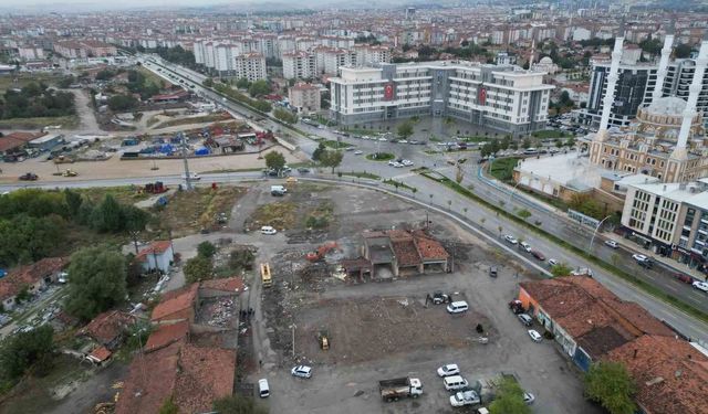 Çorum'da gençleri buluşturacak 'Genç Park' Projesi çin yıkım çalışmaları sürüyor