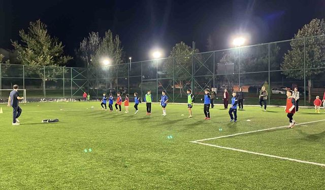 Çorum'da vatandaşlar parkta buluşup sağlıklı yaşam için egzersiz yaptı