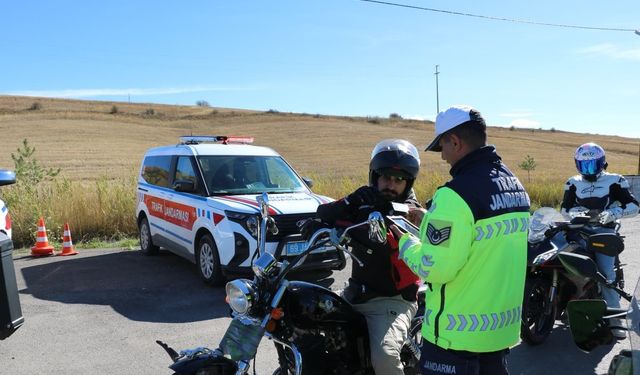 Bayburt'ta motosiklet ve motorlu bisikletler denetlendi