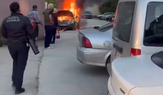 Hastane otoparkında otomobil alev topuna döndü