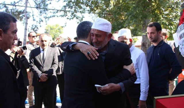 Hayatını kaybeden Afyonkarahisar Vali Yardımcısı İhsan Ayrancı, Amasya'da defnedildi