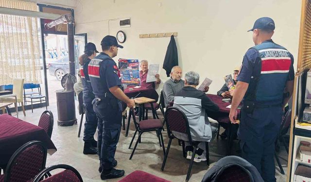 Jandarma çocuklar silahlara ulaşmasın diye köy köy gezip broşür dağıttı