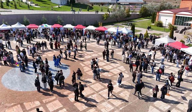 Kastamonu Üniversitesi'nde 'Öğrenci Toplulukları Tanıtım Günleri' devam ediyor