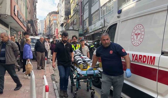 Motosikletinden inen kuryeye SUV araç çarptı