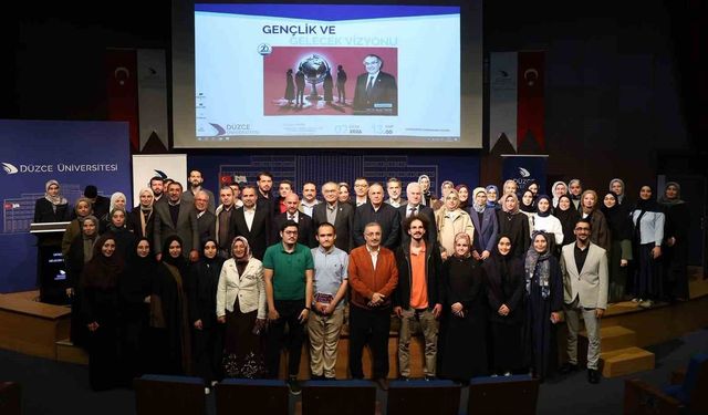 Nevzat Tarhan 'Gençler geleceğe hazırlanırken sürü psikolojisinden çıkmalı'