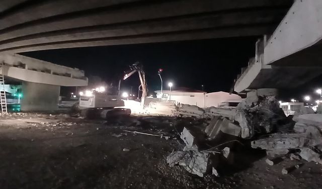 TRABZON REŞADİYE VİYADÜĞÜ'NDE YIKIM MESAİSİ GECE GÜNDÜZ SÜRÜYOR!