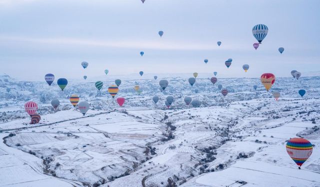 KARLAR ÜSTÜNDE BALON KEYFİ!