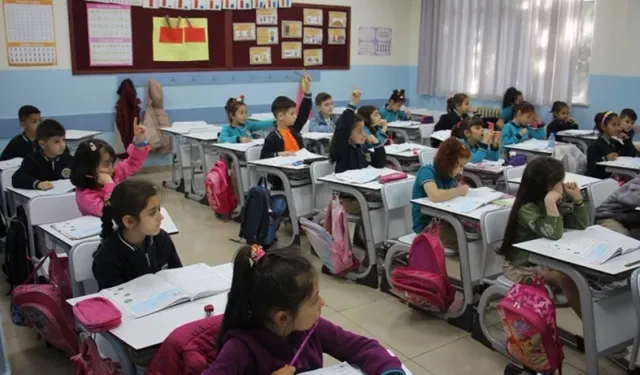 ÖĞRENCİLERE MÜJDE! MART’TA OKULLAR 9 GÜN TATİL