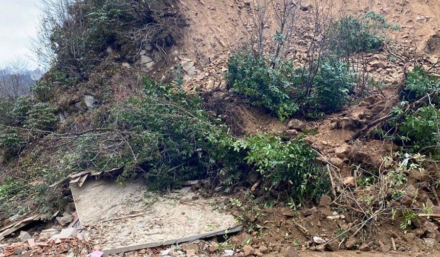 GÜNEYSU'DA KORKUTAN HEYELAN