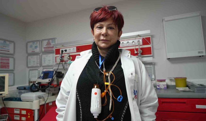Boynunda kemoterapi, kalbinde meslek aşkı: İki farklı kanser ile mücadele eden hekimin sarsılmaz azmi
