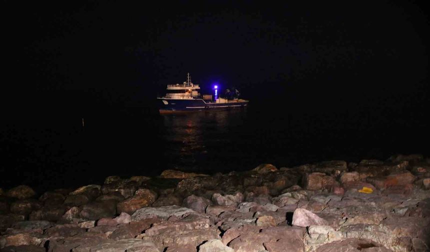 Balıkçı motoru karaya oturdu