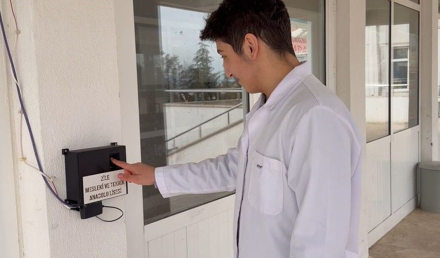 Tokat'ta yerli parmak izi sistemiyle sınıf yoklaması dijital ortama taşındı