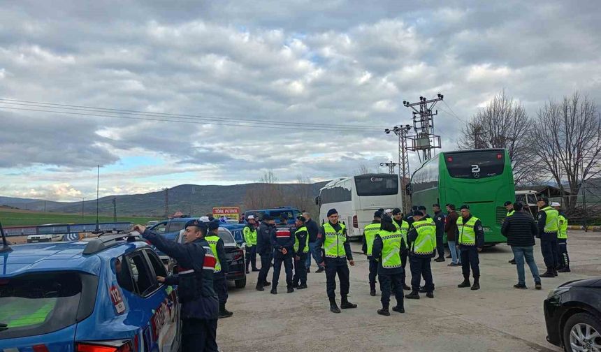 Tokat'taki izinsiz gösteriye geçit verilmedi