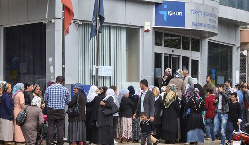 ÜNİVERSİTE POLİTİKASININ İFLASI:MEZUNLAR İŞKUR KURSLARINDA